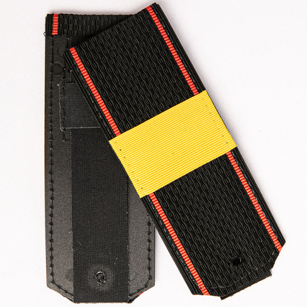 Погоны пласт.чёрные с красным кантом с жёлтым шёлк.галуном сержант120 (2).jpg